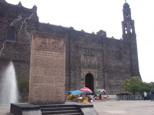 800px-Tlatelolco-Memorialof02oct1968-01